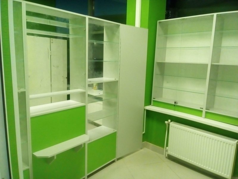 Шкафы в аптеке