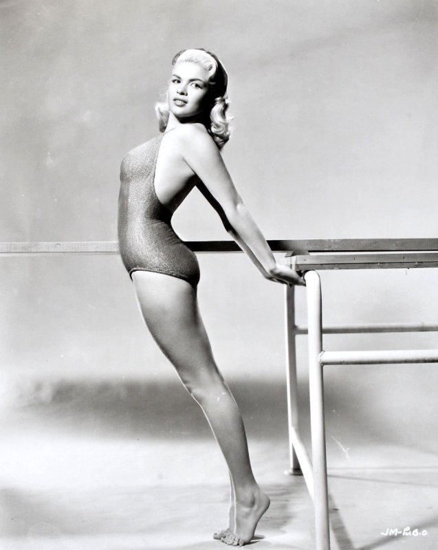 Jocelyn Lane в купальнике