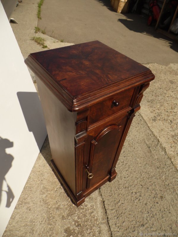 Тумбочка Albert Antique