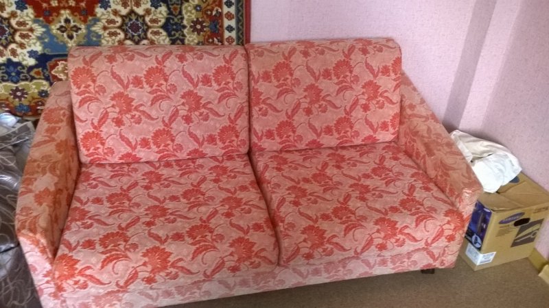 Советский диван с подушками