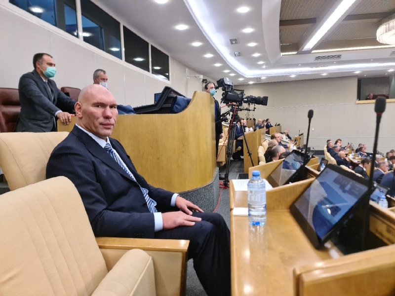 Валуев думает