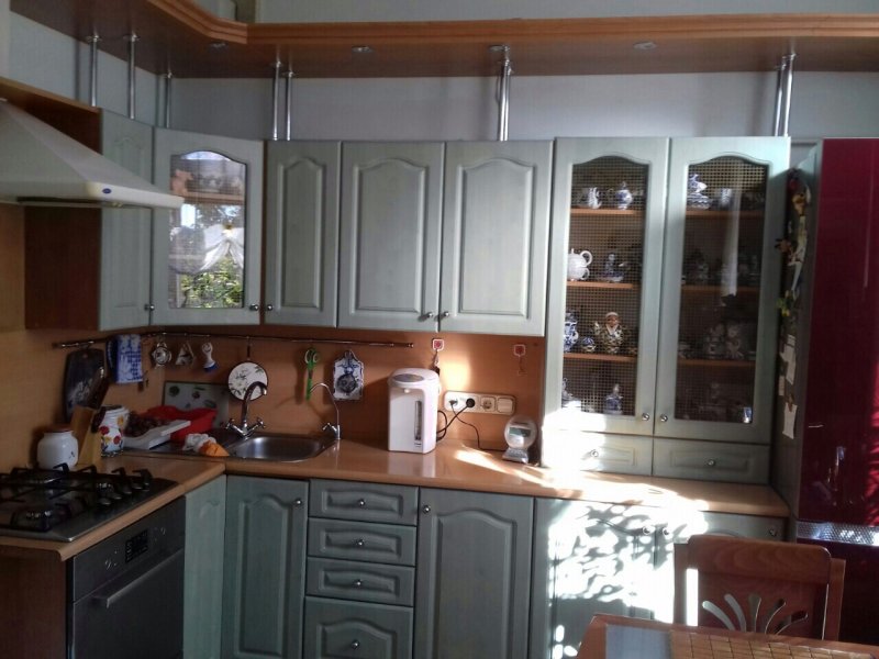 Перекрашенный кухонный гарнитур