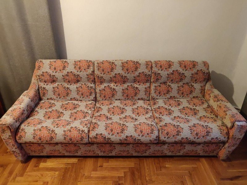 Диван раскладной старый
