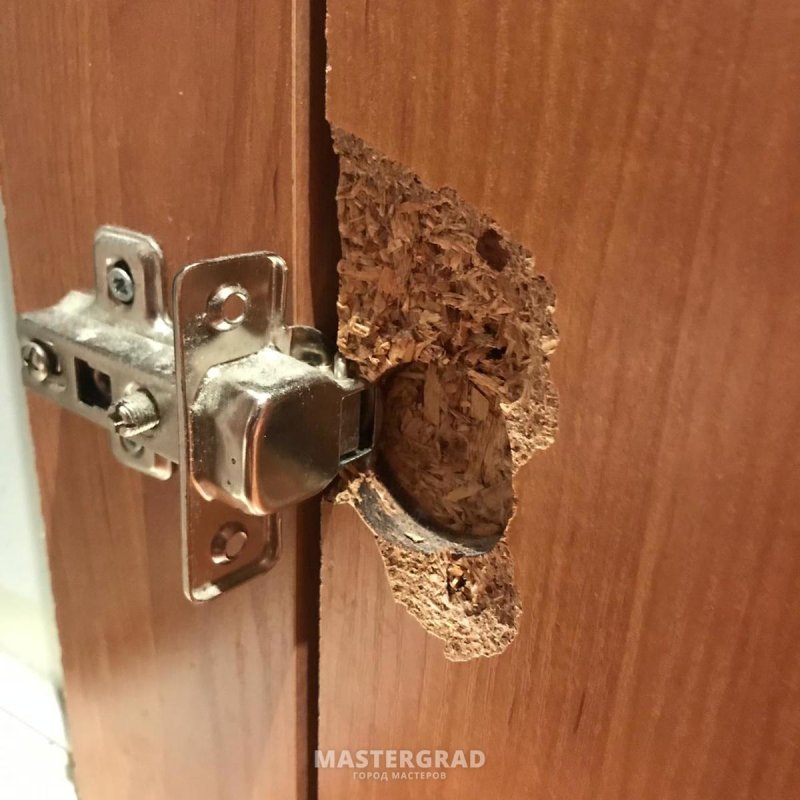 Сломалась мебельная петля