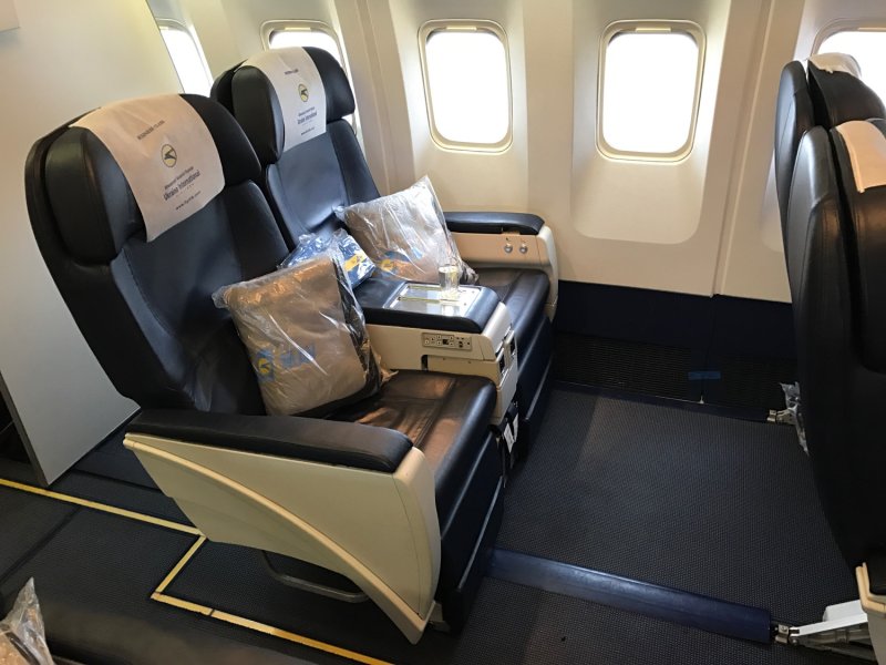 Бизнес класс ЮТЭЙР 737-800