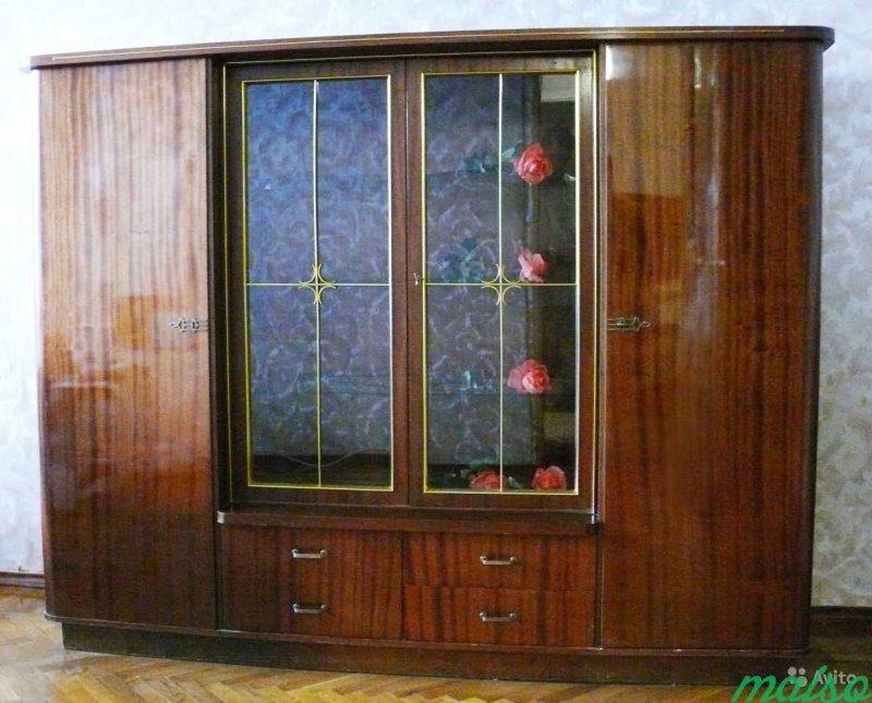 Советский шкаф сервант