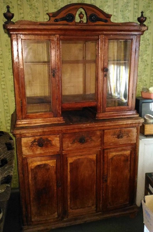 Советский сервант