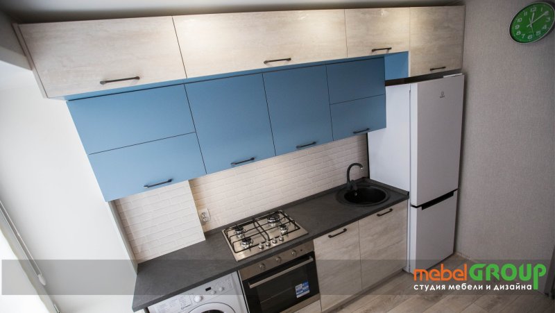 Кухонные гарнитуры для маленькой кухни с антресолью