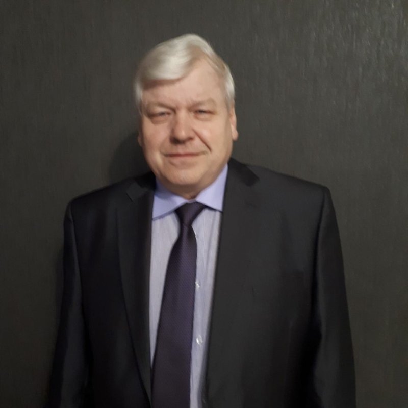 Информационный плакат о кандидатах в депутаты