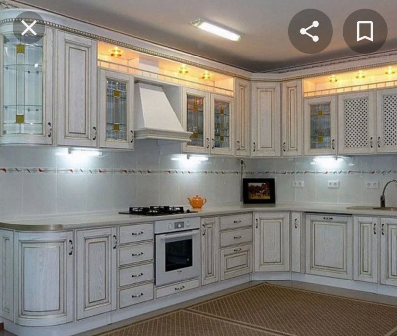 Кухня массив дерева белая с патиной