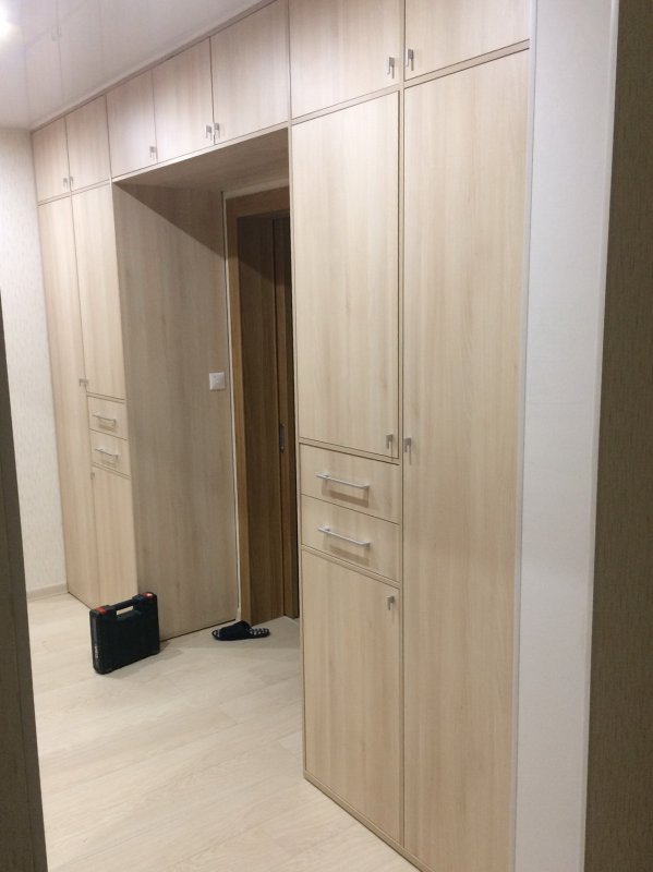 Красивые фасады шкафов распашных