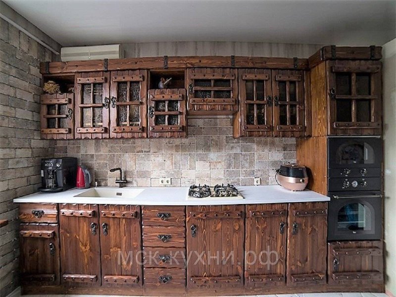 Старый кухонный шкаф
