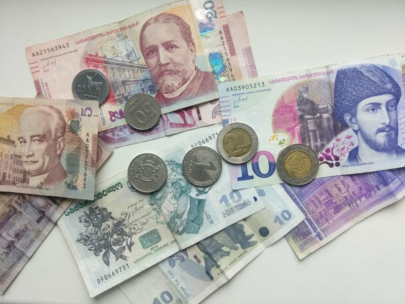 Грузинская валюта лари