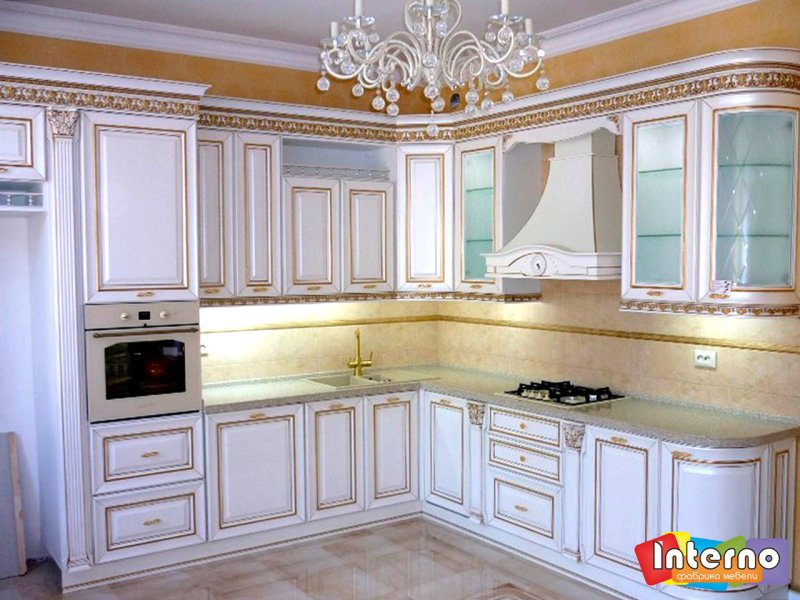 Кухня классика белая с патиной