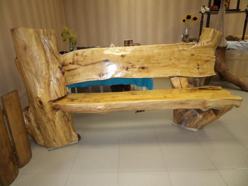 Стол из горбыля
