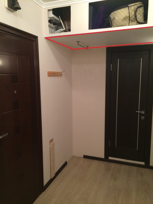 Антресоли в узкой прихожей