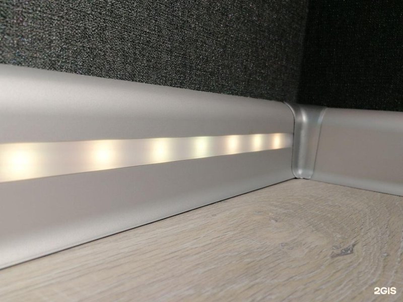 Плинтус Orac Decor sx105