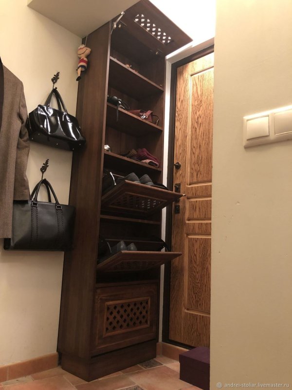 Вешалка в прихожую настенная