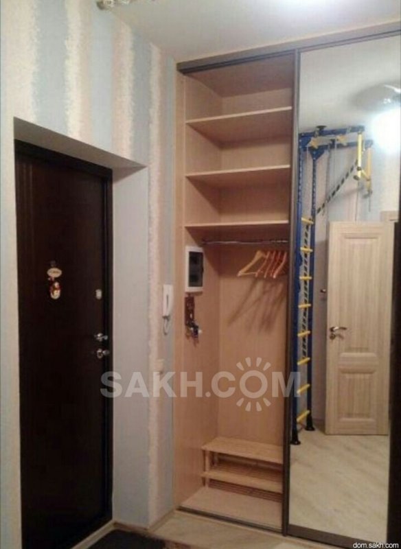 Встроенный шкаф в прихожей в хрущевке