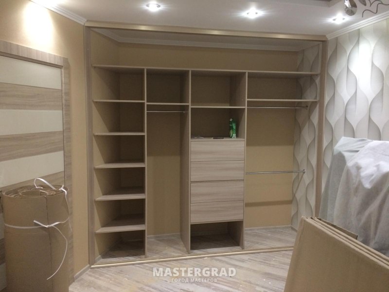 Застройка ниш под гардеробную