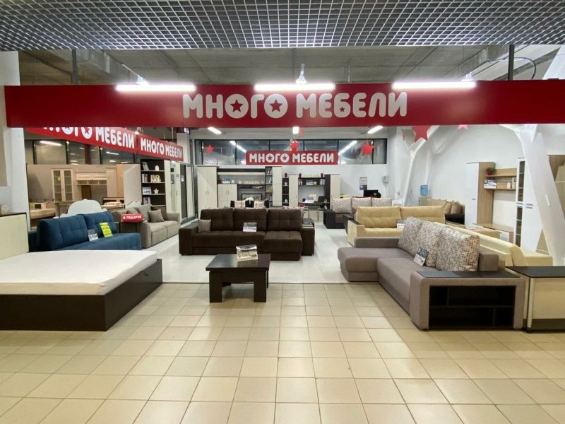 Фабрика много мебели