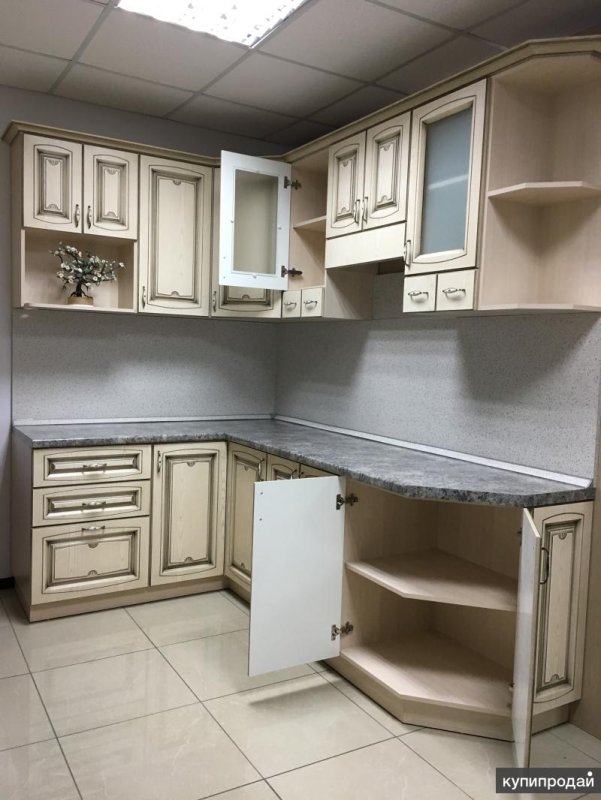 Кухонный гарнитур с патиной