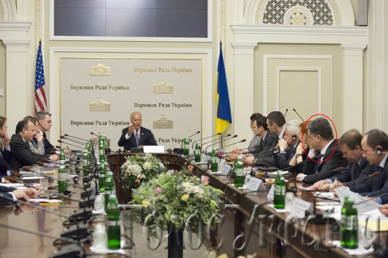 Байден в кресле президента Украины