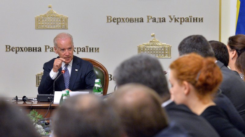 Байден в кресле президента