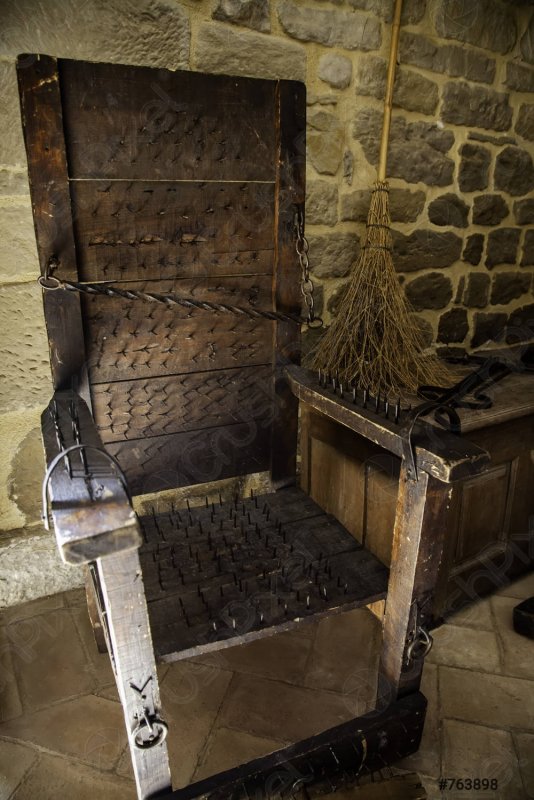 Старинное гинекологическое кресло