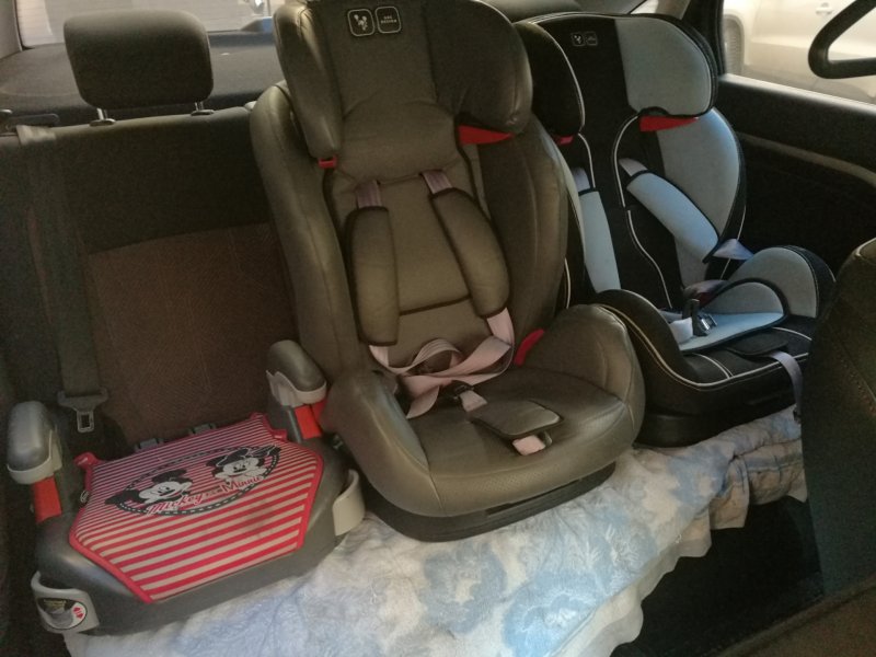 Три детских кресла в Mitsubishi Outlander 3