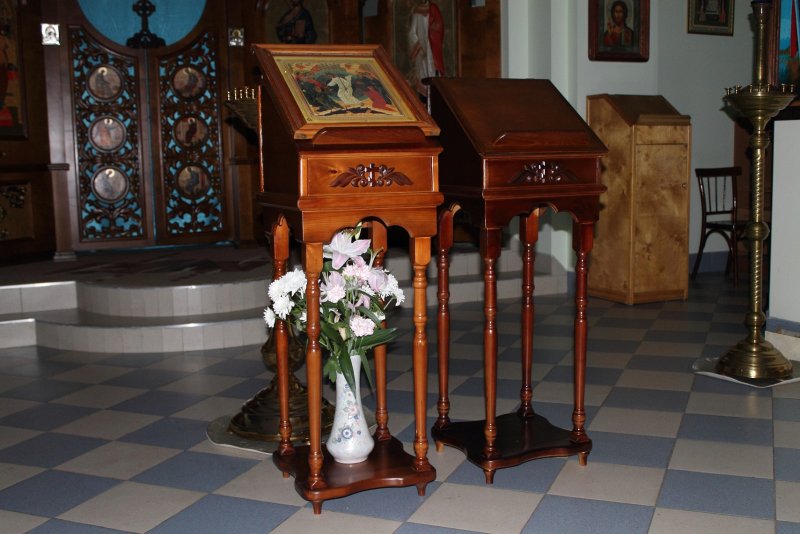 Церковная скамья