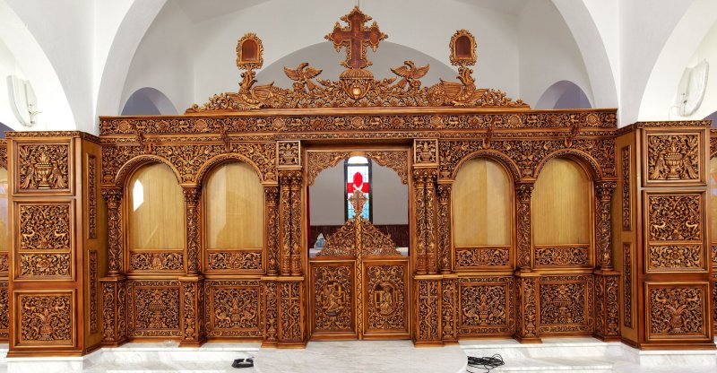 Резной иконостас храмовый