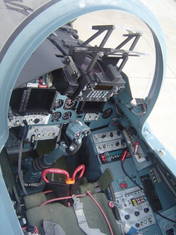 Су-30 кабина