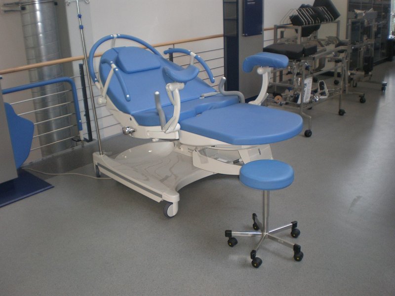 Кресло акушерско-гинекологическое CHS-ex820