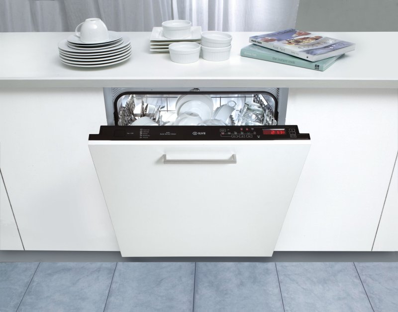 Посудомойка Miele 60 см встроенная в кухню
