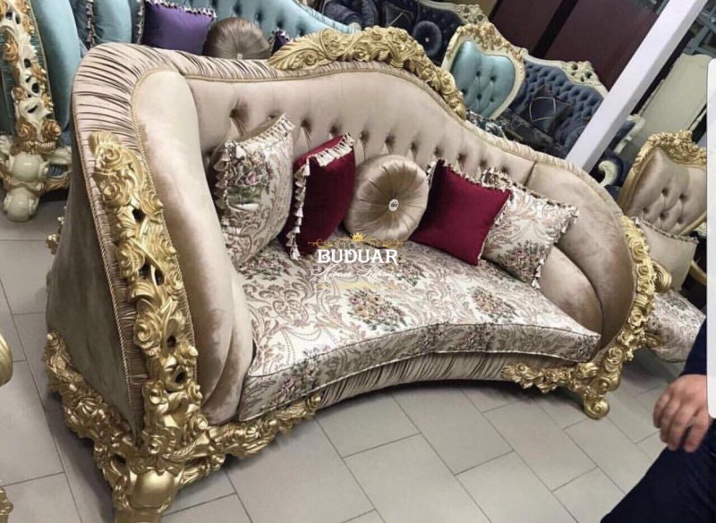 Королевский диван