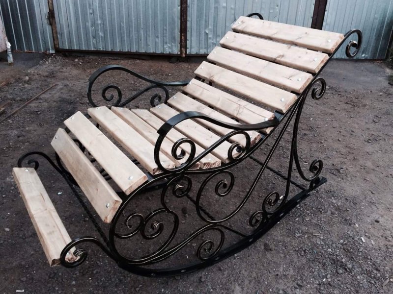 Кресло качалка холодная ковка