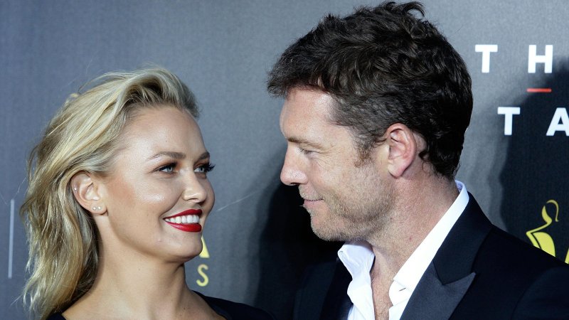 Sam Worthington Лара Бингл