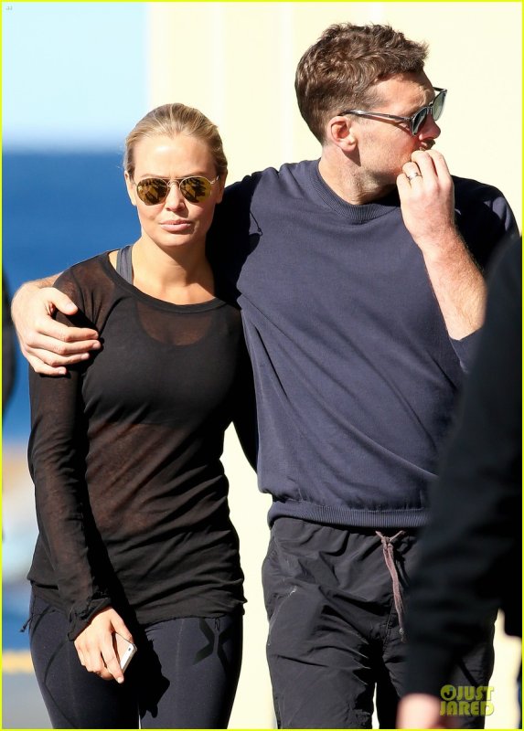 Actress son Beach Kiss