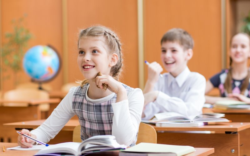 Школьники в классе