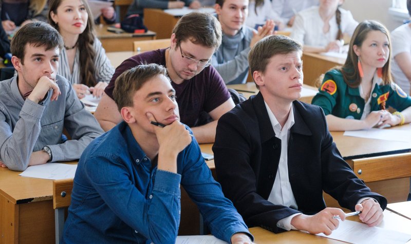 Ученик старшеклассник