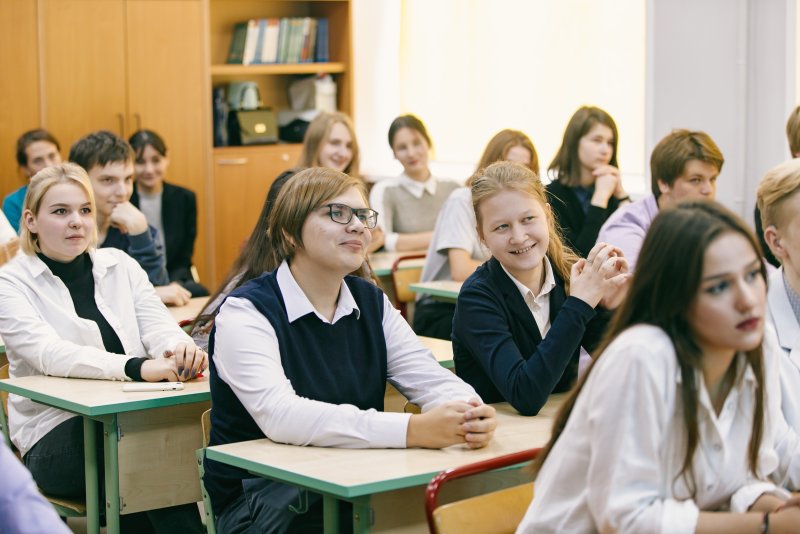 Ученик старшеклассник