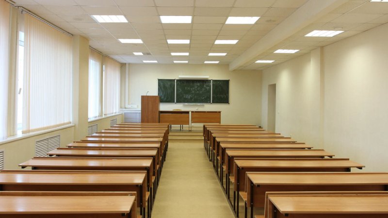 Пустая аудитория МГУ