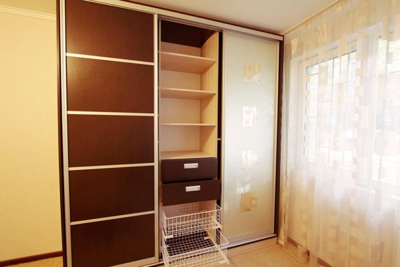 Шкаф купе Sliding-Door Wardrobe