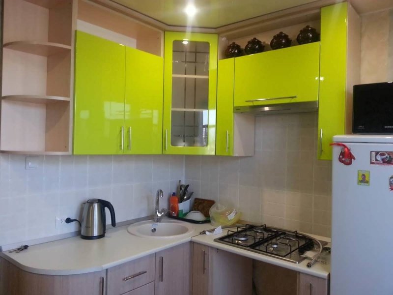 Угловая кухня хрущевка 5кв м