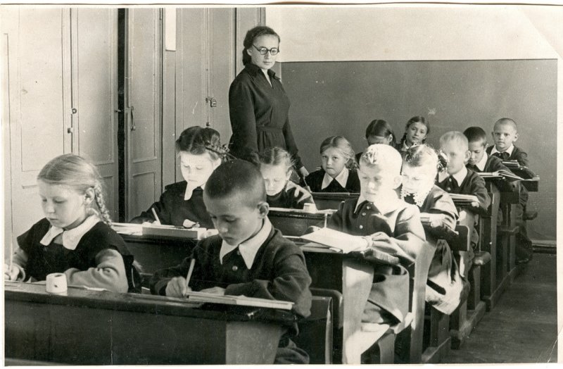 За партой школы 1963 года