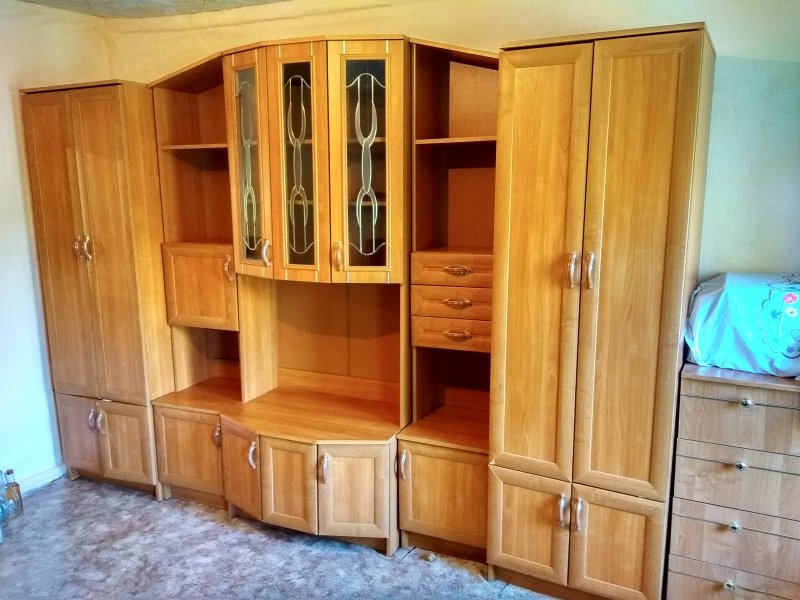 Продаются старые стенки