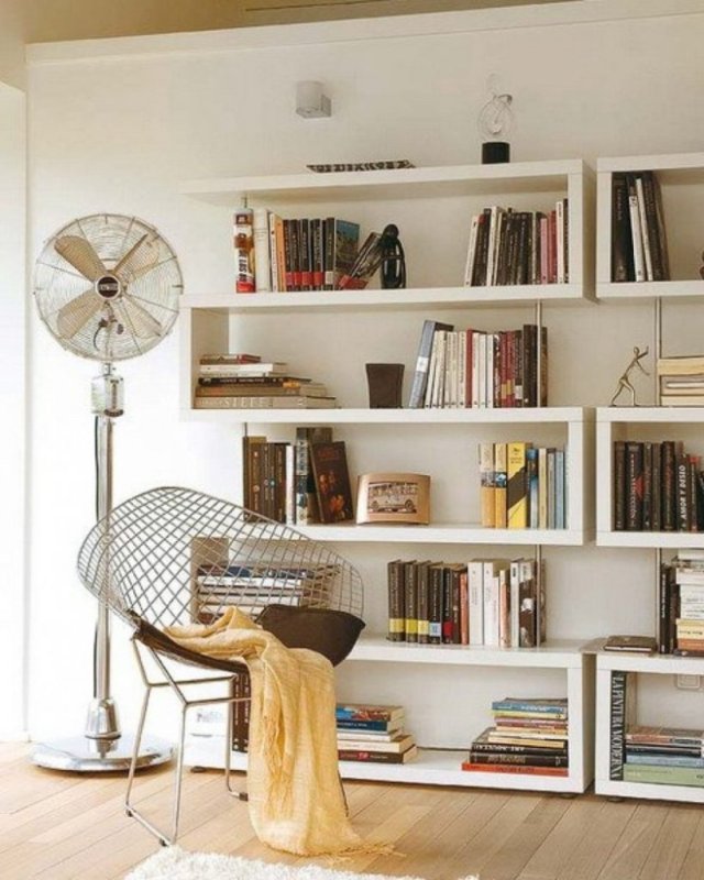 Книжные полки в интерьере
