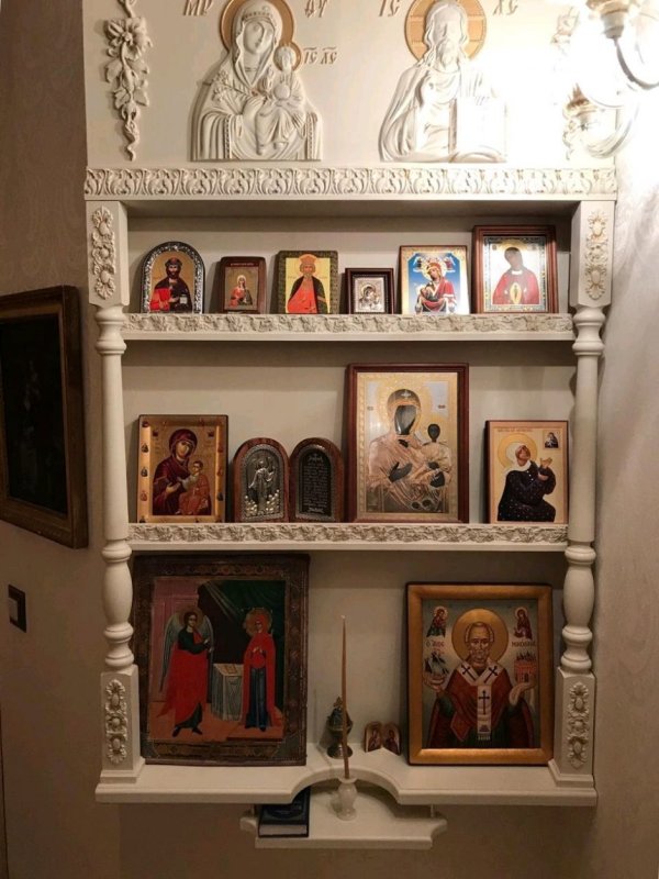 Домашний иконостас в квартире