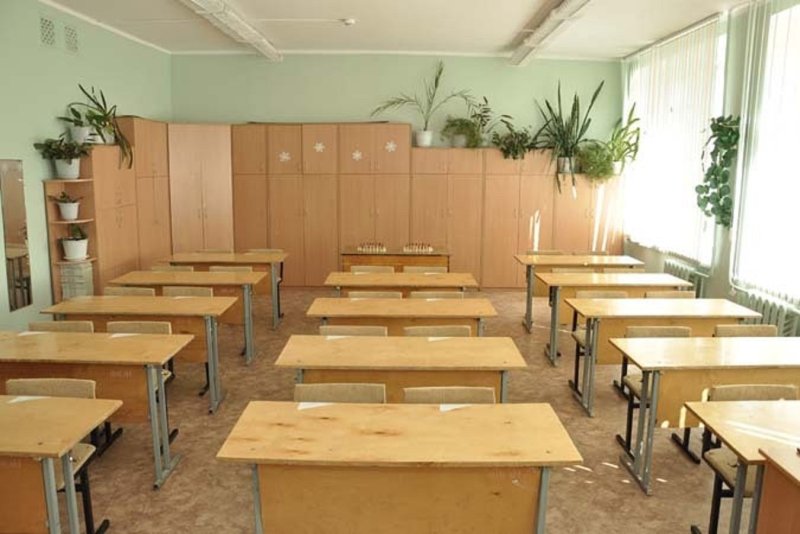 "Лидер" двухместный комплект (парта+2 стула) регулируемые по р.г. 3-5